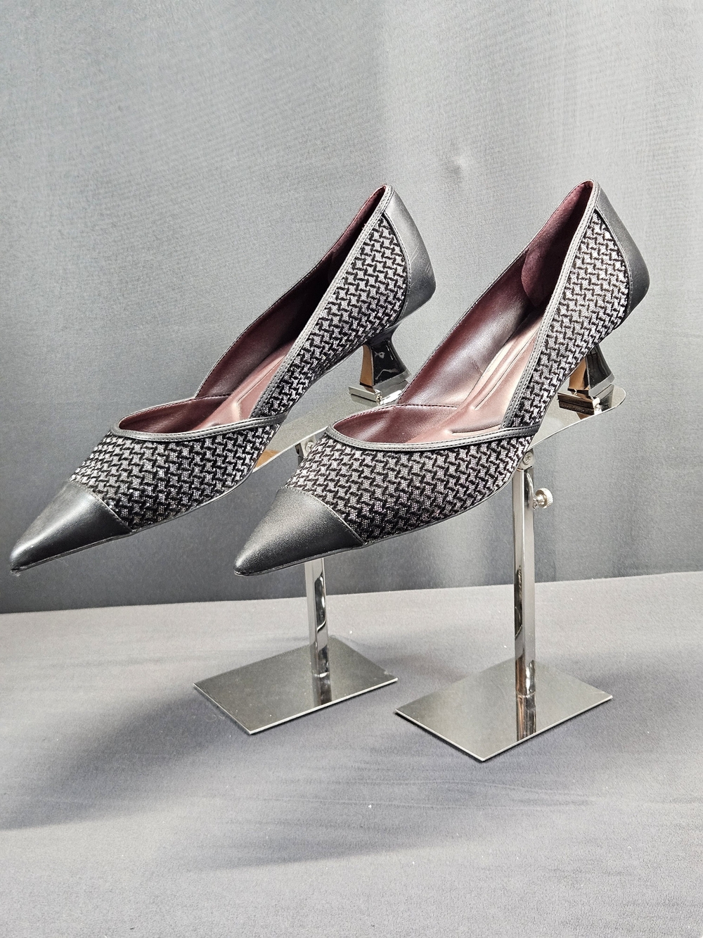Franco Sarto Darcy Pointed Toe Kitten Heel Black Silver Multi Woven Pump 12W